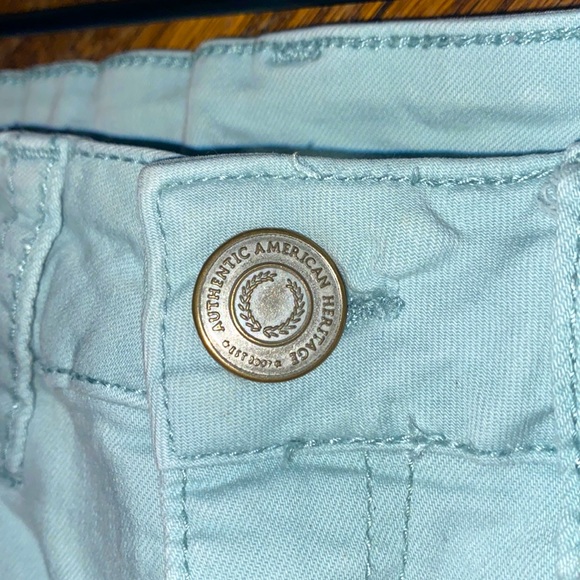 Light wash blue jeans - Picture 2 of 2